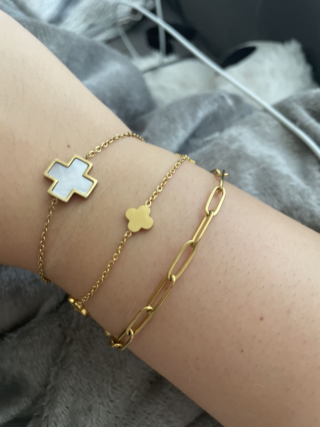 Customer photo review of Paperclip Armband | 18K vergoldet