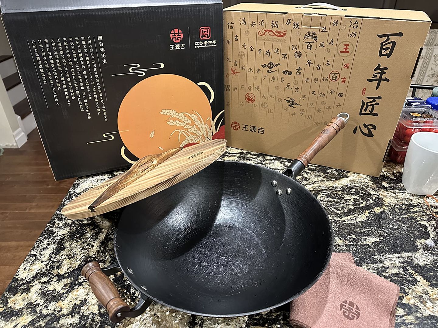 Customer photo review of WANGYUANJI Cast Iron Wok Pan