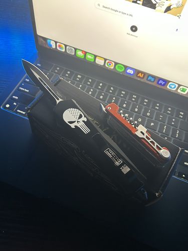 Customer photo review of Mystery Knives Box™