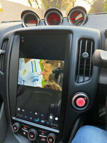 Customer photo review of Nissan 370Z 2009-2021 Apple CarPlay & Android Auto Tesla-Style 13.6"