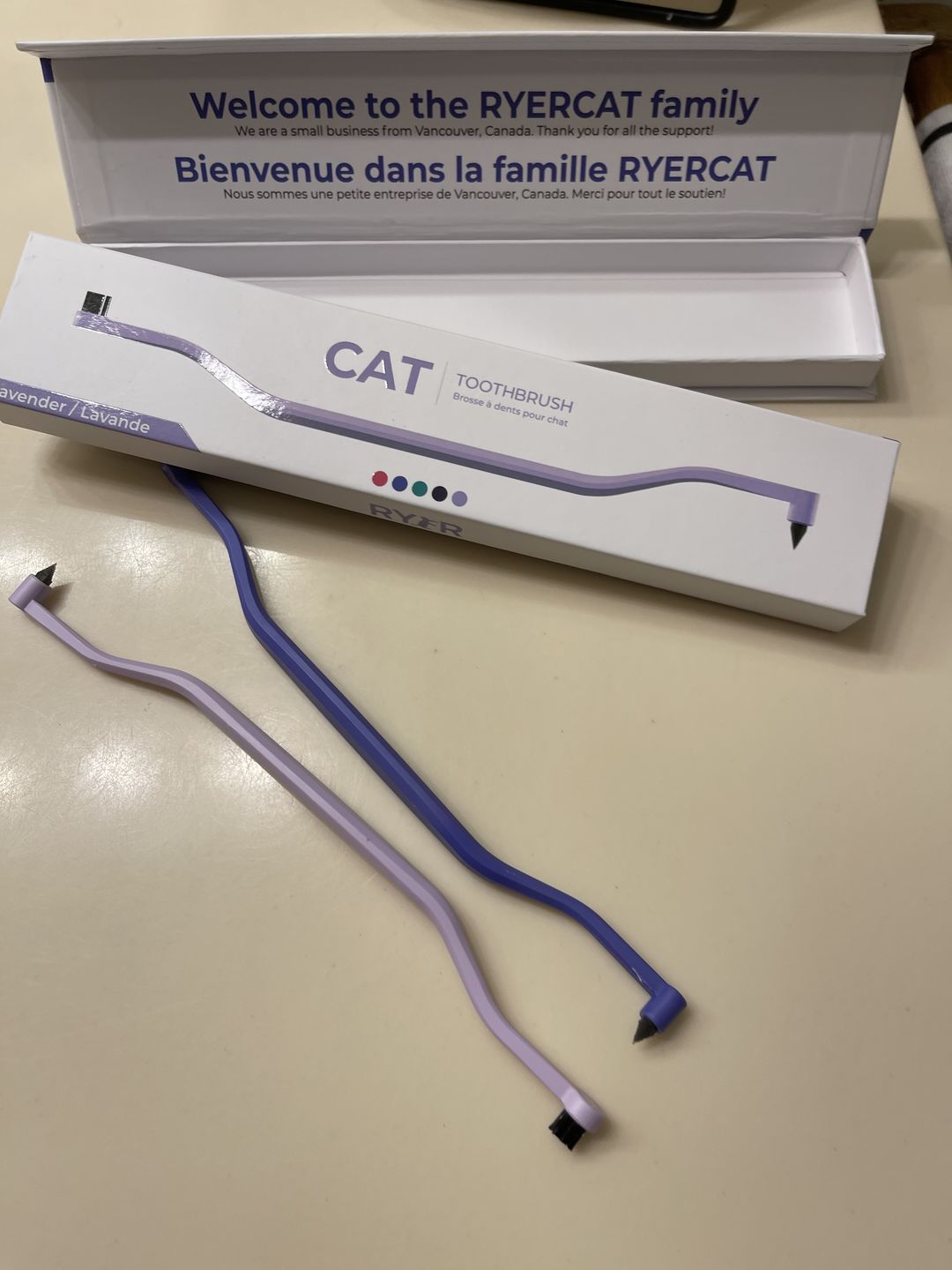 Customer photo review of RYERCAT Dual Sided Cat Toothbrush