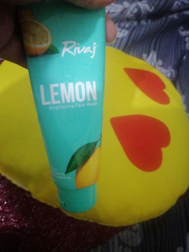Customer photo review of Whitening Face Wash - Lemon Extract (100ml)