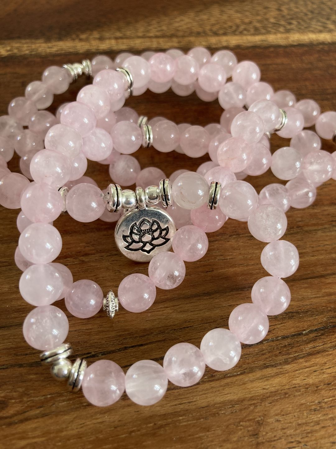 Customer photo review of Bracelet Mala Quartz Rose "Fleur de lotus"