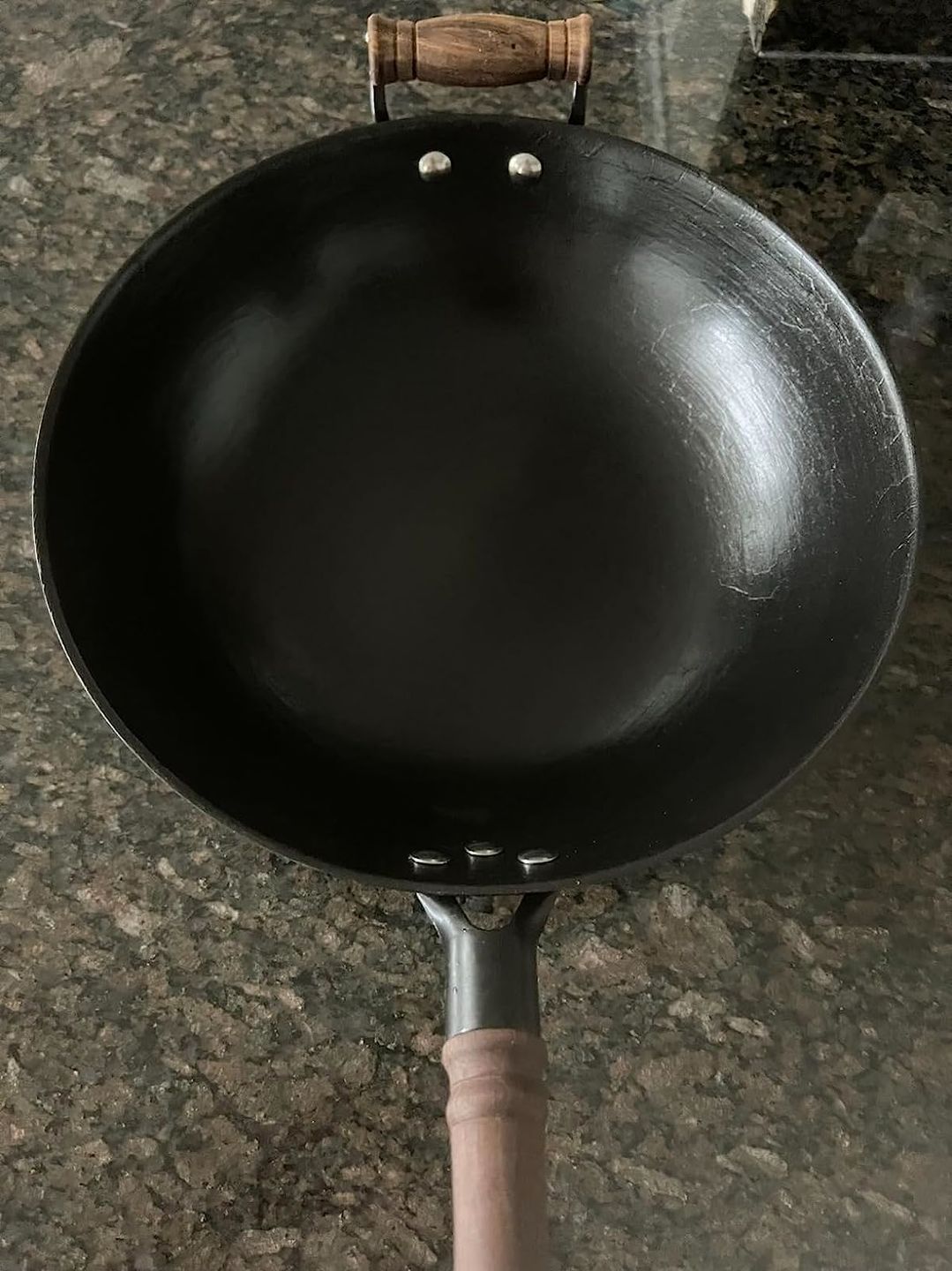 Customer photo review of WANGYUANJI Cast Iron Wok Pan