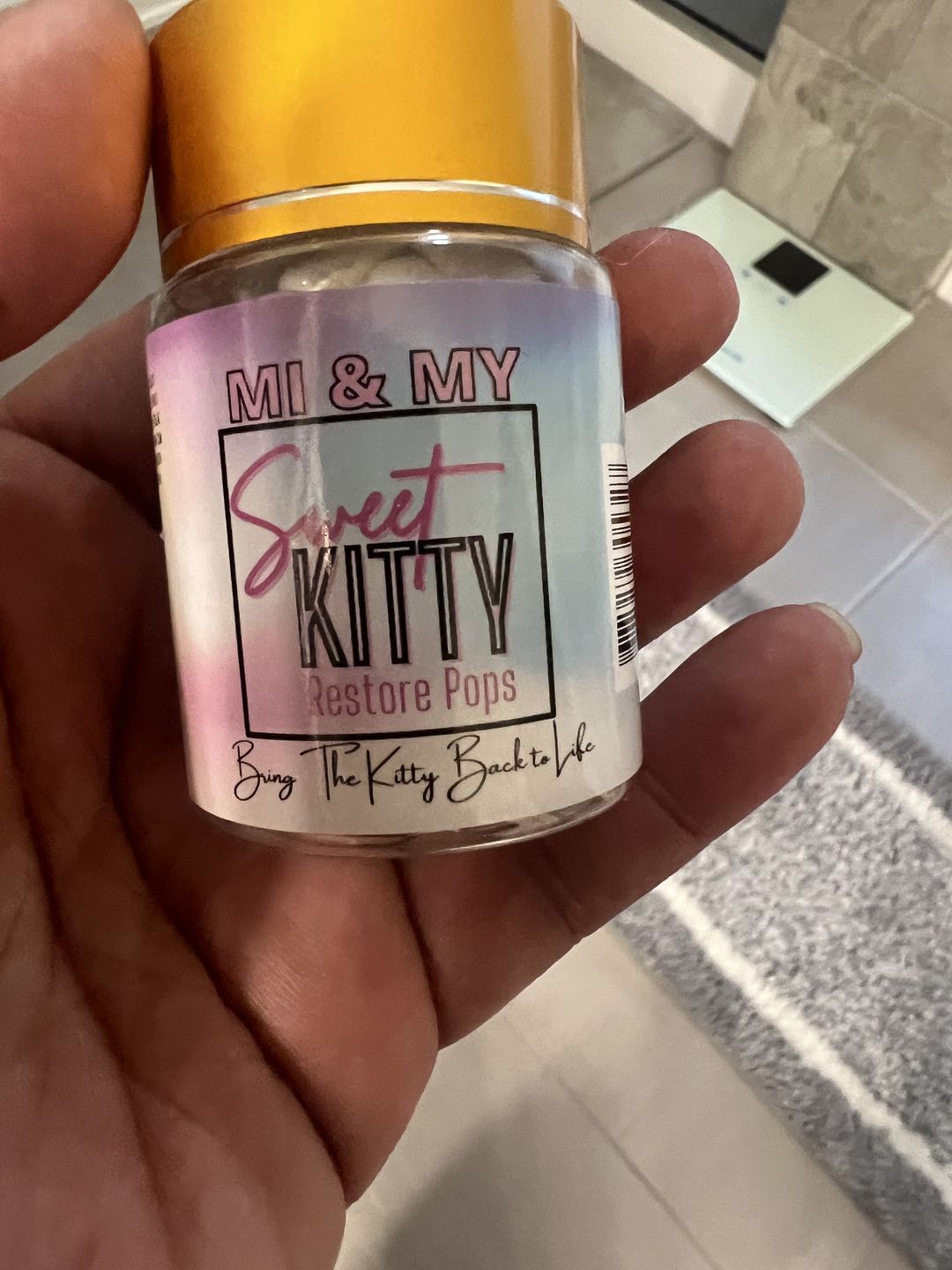Customer photo review of Sweet Kitty Restore Pops