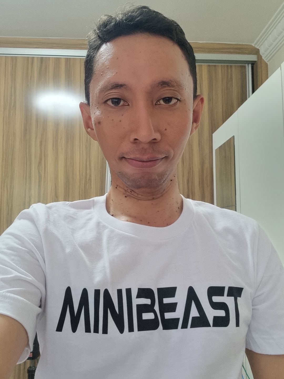 Customer photo review of Minibeast Classic Midweight Unisex Tee - White