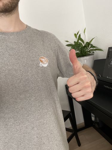 Customer photo review of Flat White | Besticktes Organic Bio Baumwoll-T-Shirt