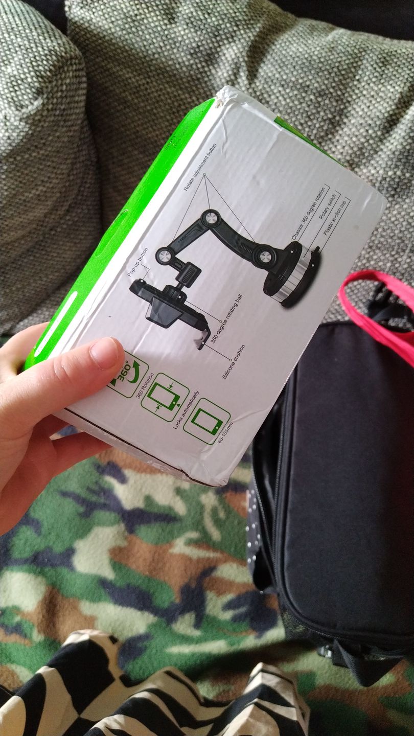 Sabrina P. review of Autotelefonhalter mit Saugnapf