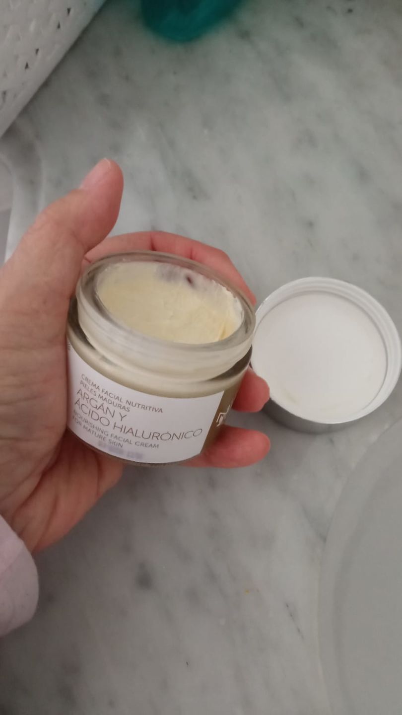 Customer photo review of Crema facial de Ácido Hialurónico y Argán