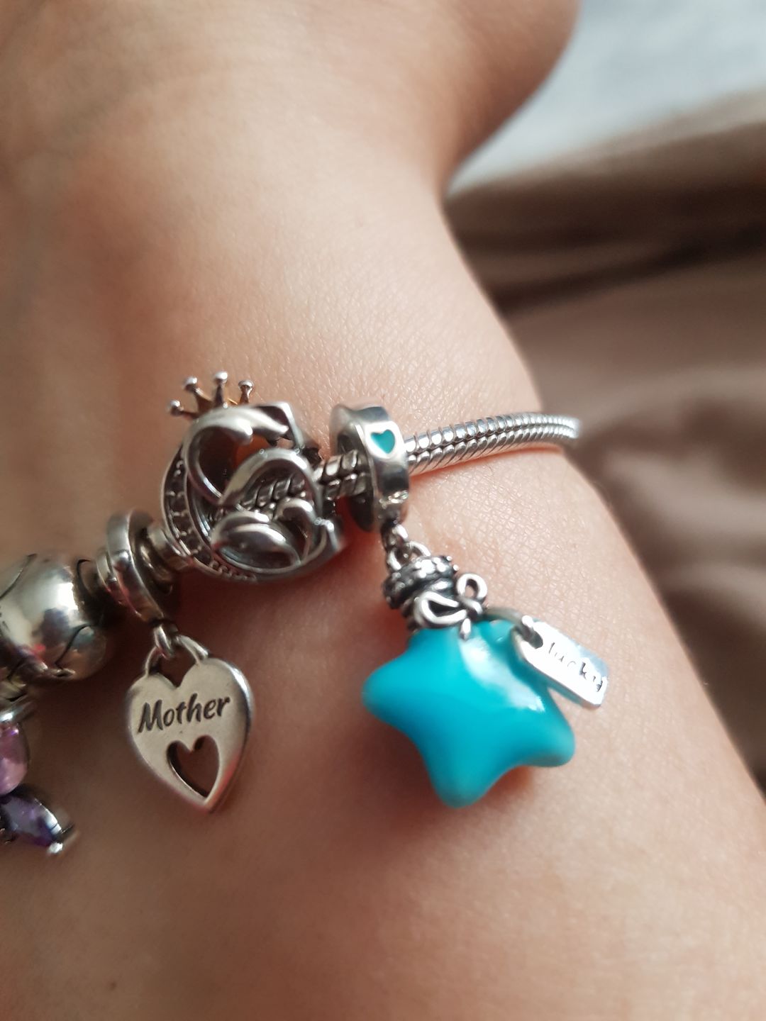 Customer photo review of Charm Letras del Alfabeto Elegantes