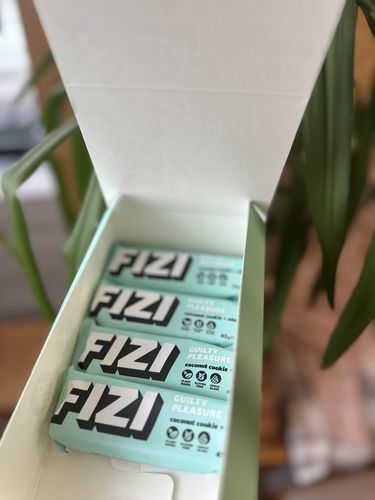 Customer photo review of BATON W POLEWIE CZEKOLADOWEJ "СOCONUT COOKIE + ALMOND" 10 X 45G