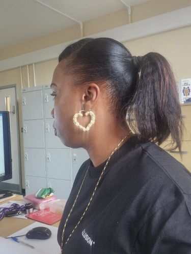 Customer photo review of Kinky Straight Seamless Tape In Extension 12A+Virgin Human Hair