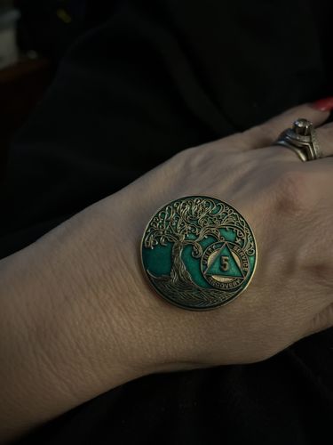 Customer photo review of 5 Year Sobriety Mint Twisted Tree of Life Gold Plated AA Recovery Medallion - Five Year Chip/Coin - Green