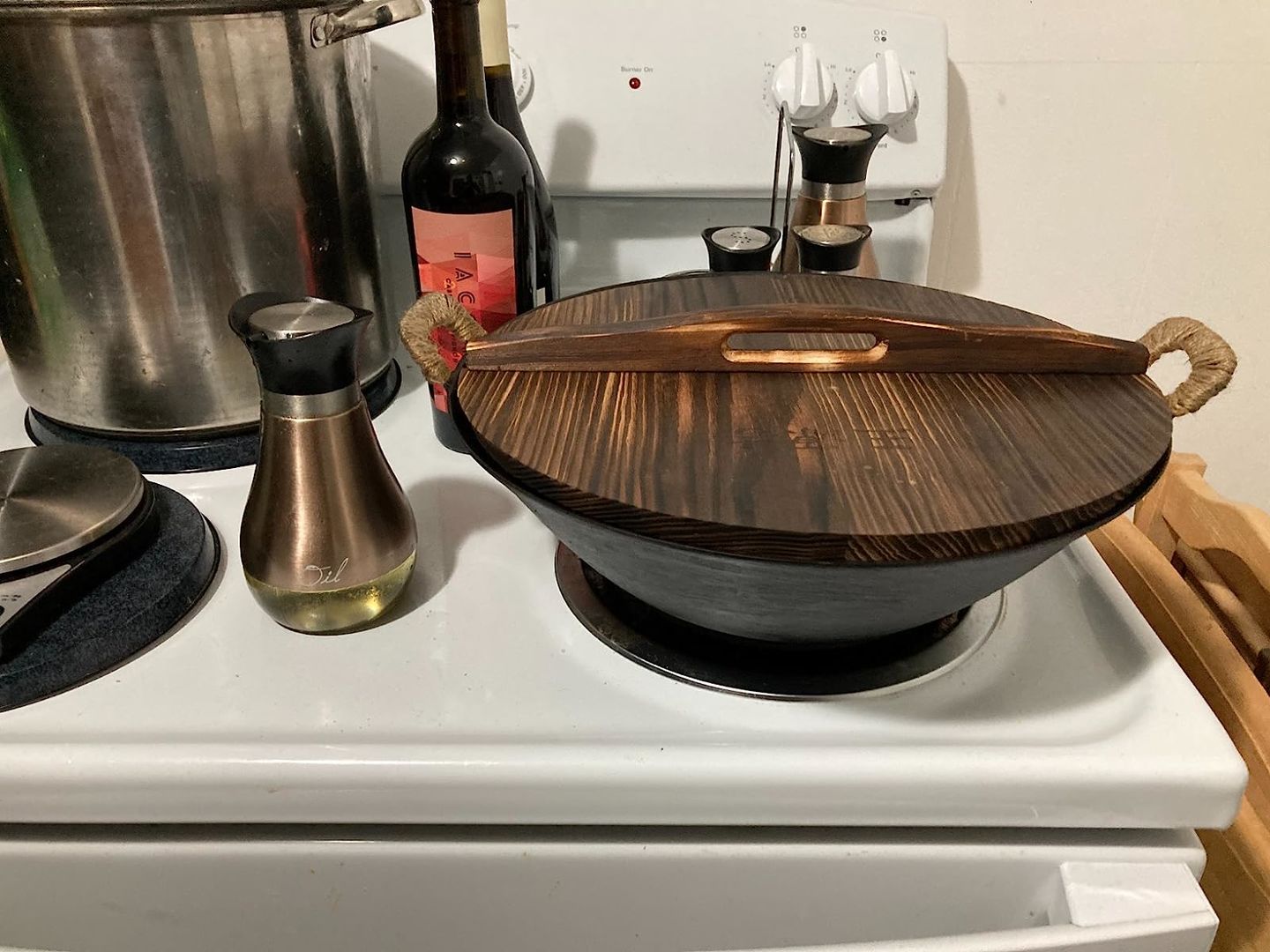 Customer photo review of WANGYUANJI Handmade Cast Iron Wok with Dual Handle