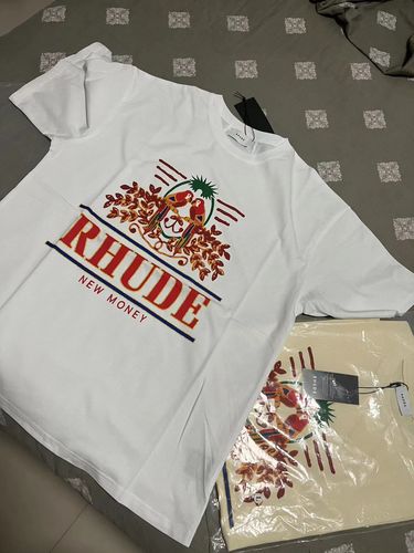 Customer photo review of RHUDE Summer Macaw Flower Slogan Short Sleeve T-Shirt