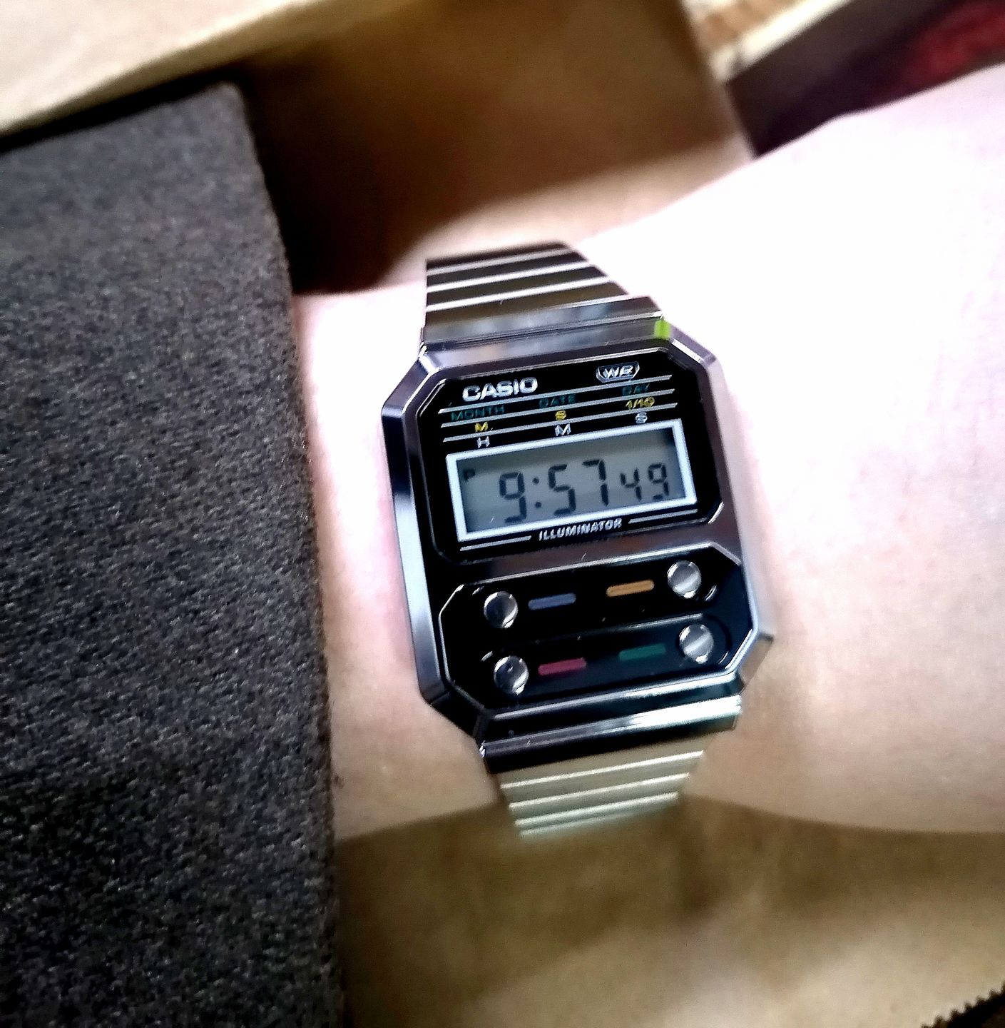Customer photo review of Reloj Casio Vintage A100WE-1ADF Alien F-100 Reissue Plateado