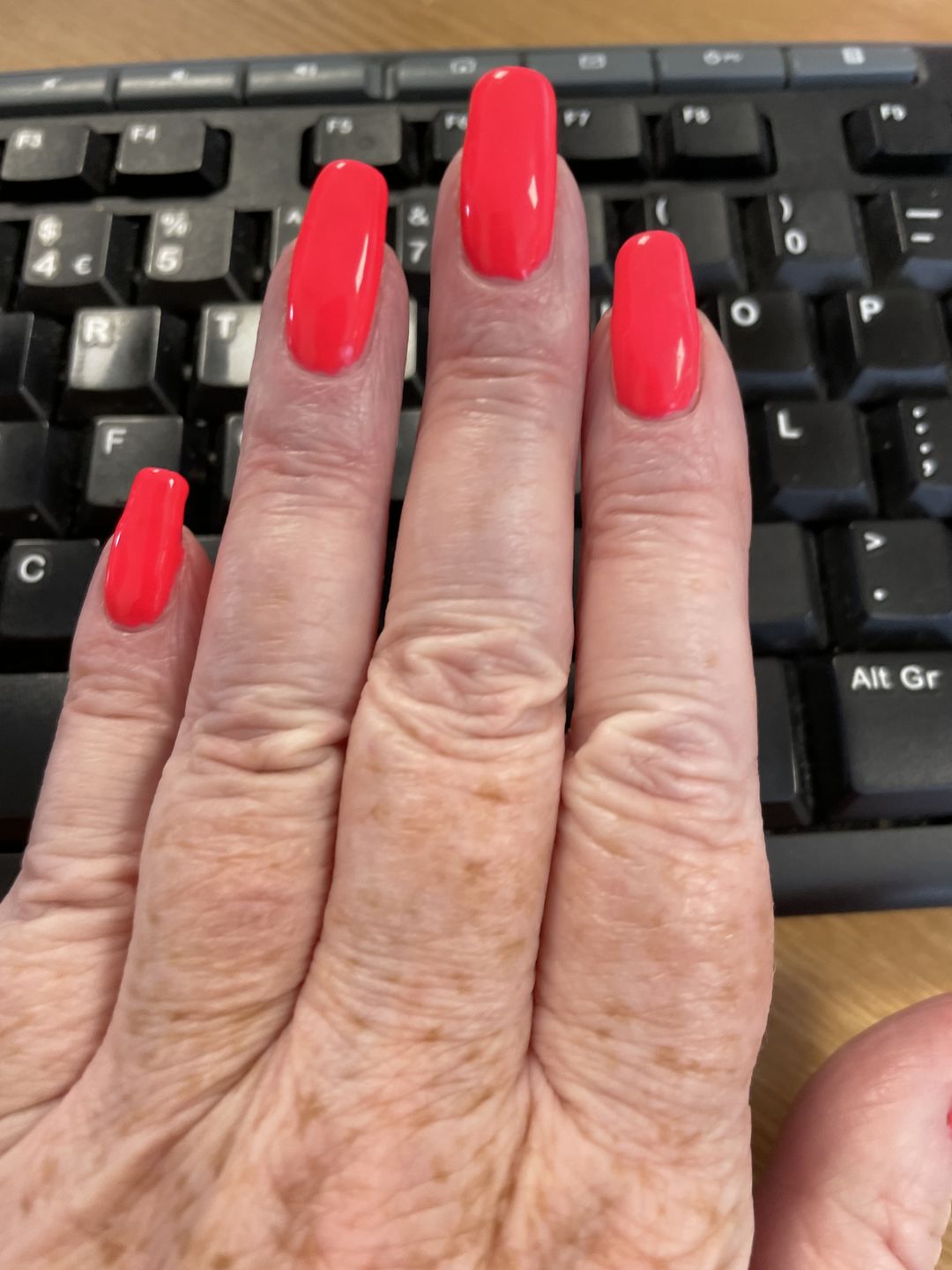 Customer photo review of Semilac 570 Neon Watermelon UV Gel Polish 7ml