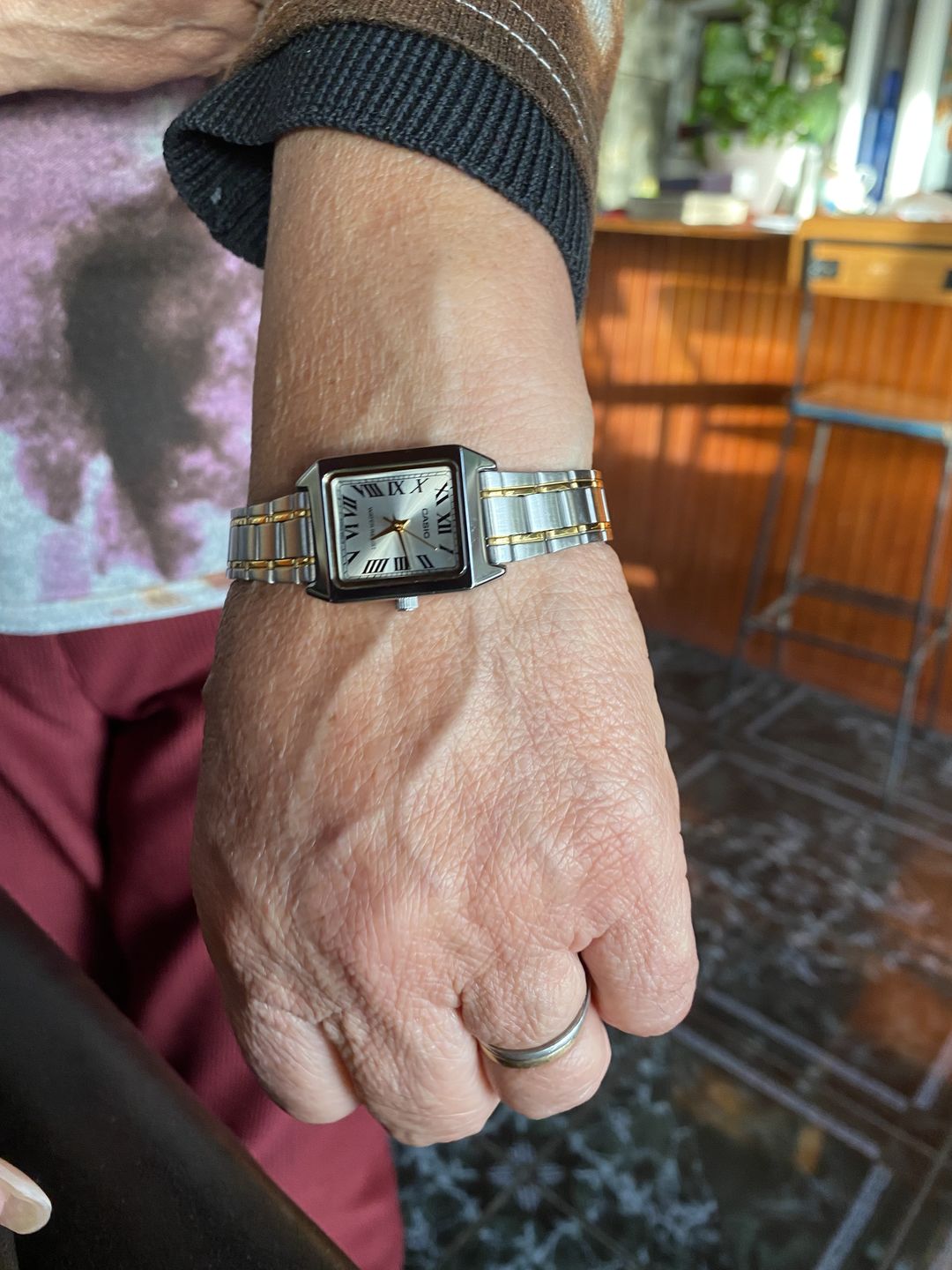 Customer photo review of Reloj Casio Tank Análogo LTP-V007SG-9BUDF Acero Champaña