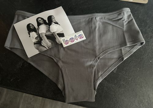 Customer photo review of No. 002 | The High Rise Brief