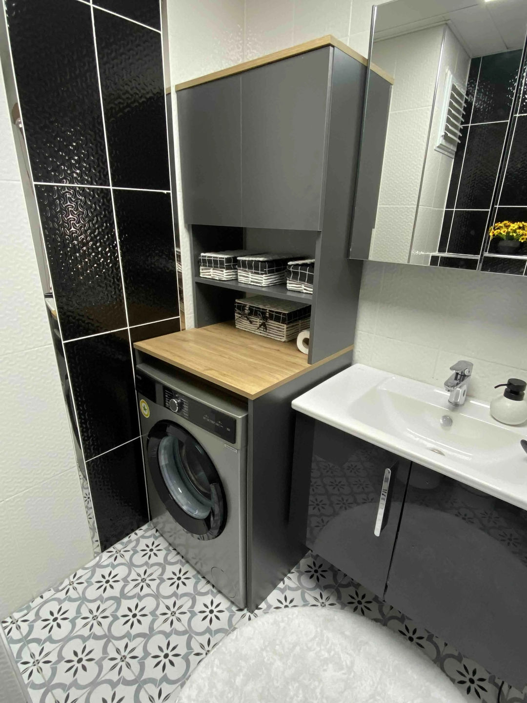 Customer photo review of Rani KD101 Çamaşır Makinesi Dolabı 3 Raflı Kapaklı Banyo Dolabı Antrasit - Sepet Ceviz