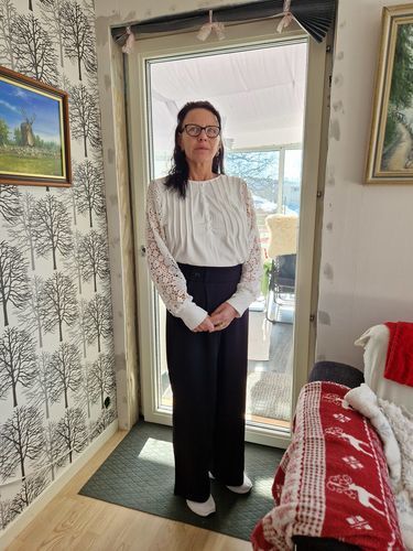 Customer photo review of Langarm-Spitzenoberteil mit V-Ausschnitt und Blumenmuster