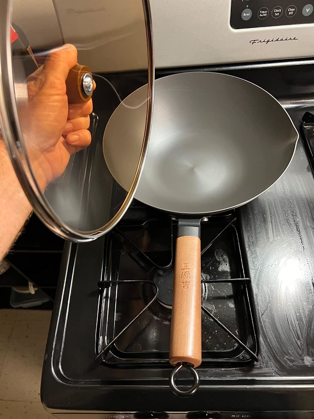 Customer photo review of WANGYUANJI Stir Fry Wok Pan 12"