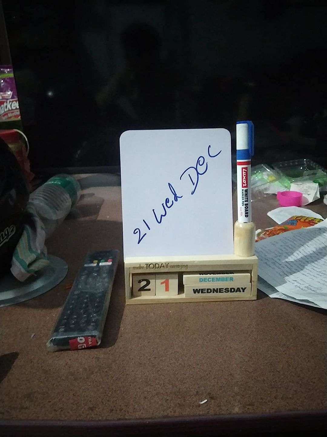 Customer photo review of IVEI Wooden Desk Calendar with White Board