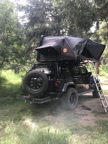 Customer photo review of Adventurer -ABS Fold Out Roof Top Tent