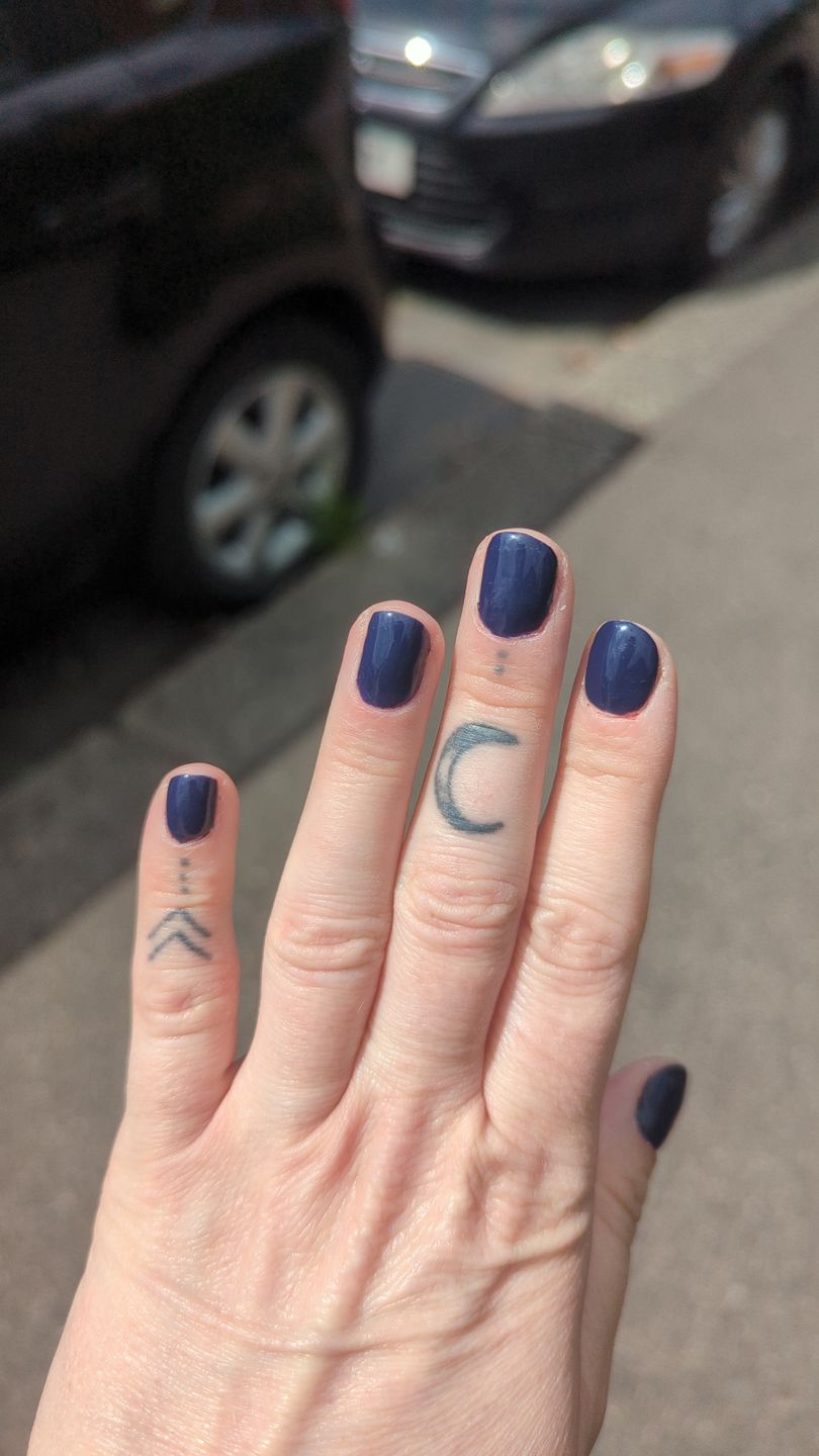 Customer photo review of Semilac 420 Safari Night Blue HEMA Free UV Gel Polish 7ml