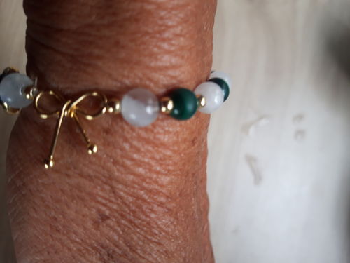 Customer photo review of Bracelet Anti-Douleurs en Malachite et Pierre de Lune | Or fin