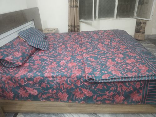 Customer photo review of Linear comforter set 7pc 20233