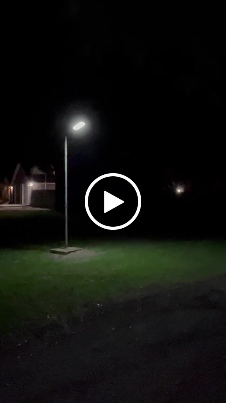 Customer video review of 150W 200W solar street lights - ES03 Series