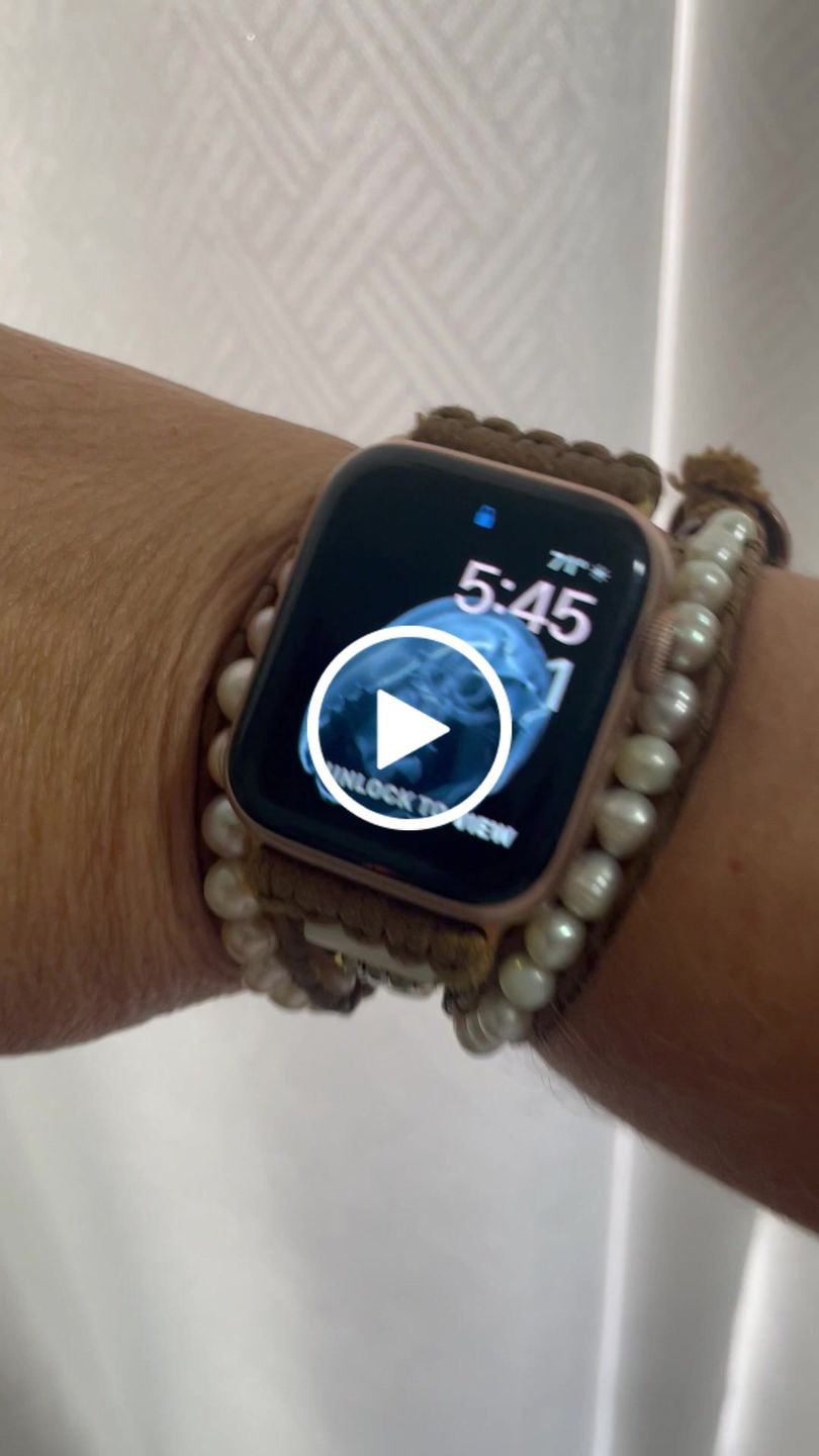 Customer video review of Graceful Freshwater Pearl Apple Watch Strap