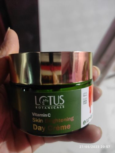 Customer photo review of Vitamin C Skin Brightening Day Crème