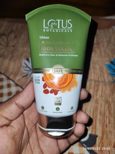 Customer photo review of Ubtan De-Tan Radiance Face Wash