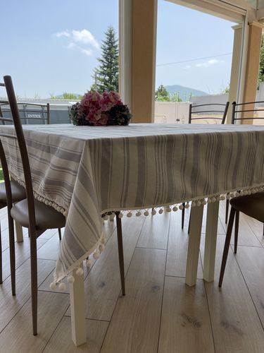 Customer photo review of Tovaglia Clelia a Righe con Pon-Pon in Cotone