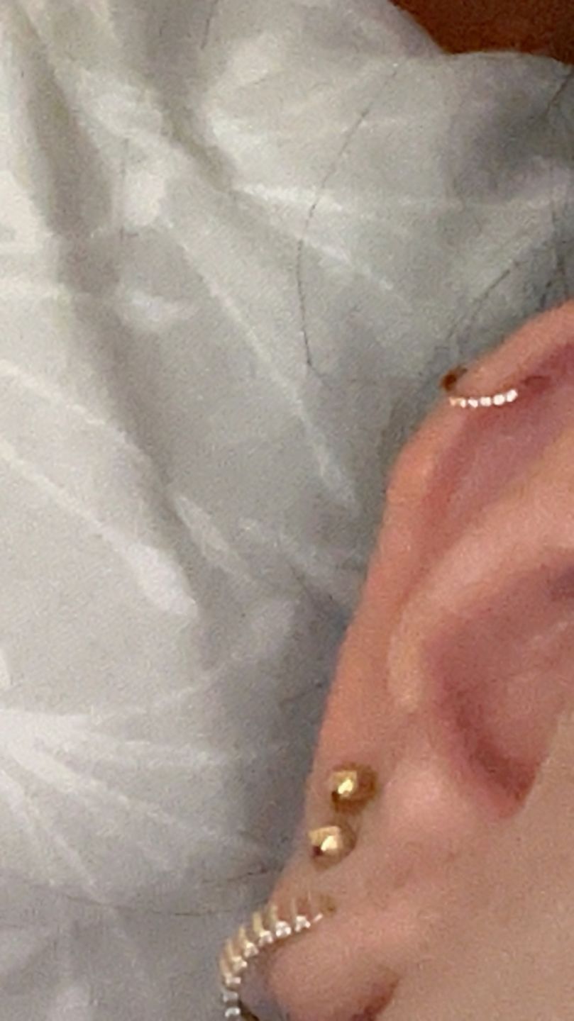 Customer photo review of Zircon Clicker | Nasen- & Ohrpiercing