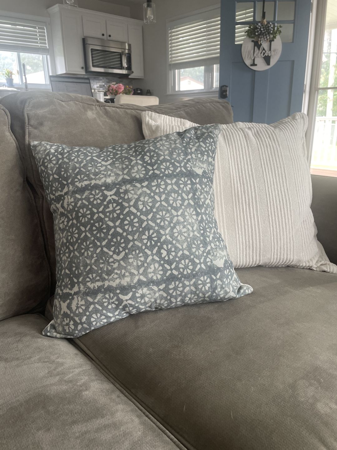 Customer photo review of Diamond Floral - 18" | 22"