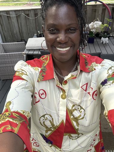 Customer photo review of *Chains & More Blouse-Delta