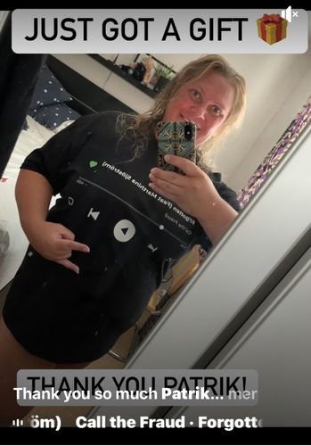 Customer photo review of Your Favorite Song T-Shirt Music Player