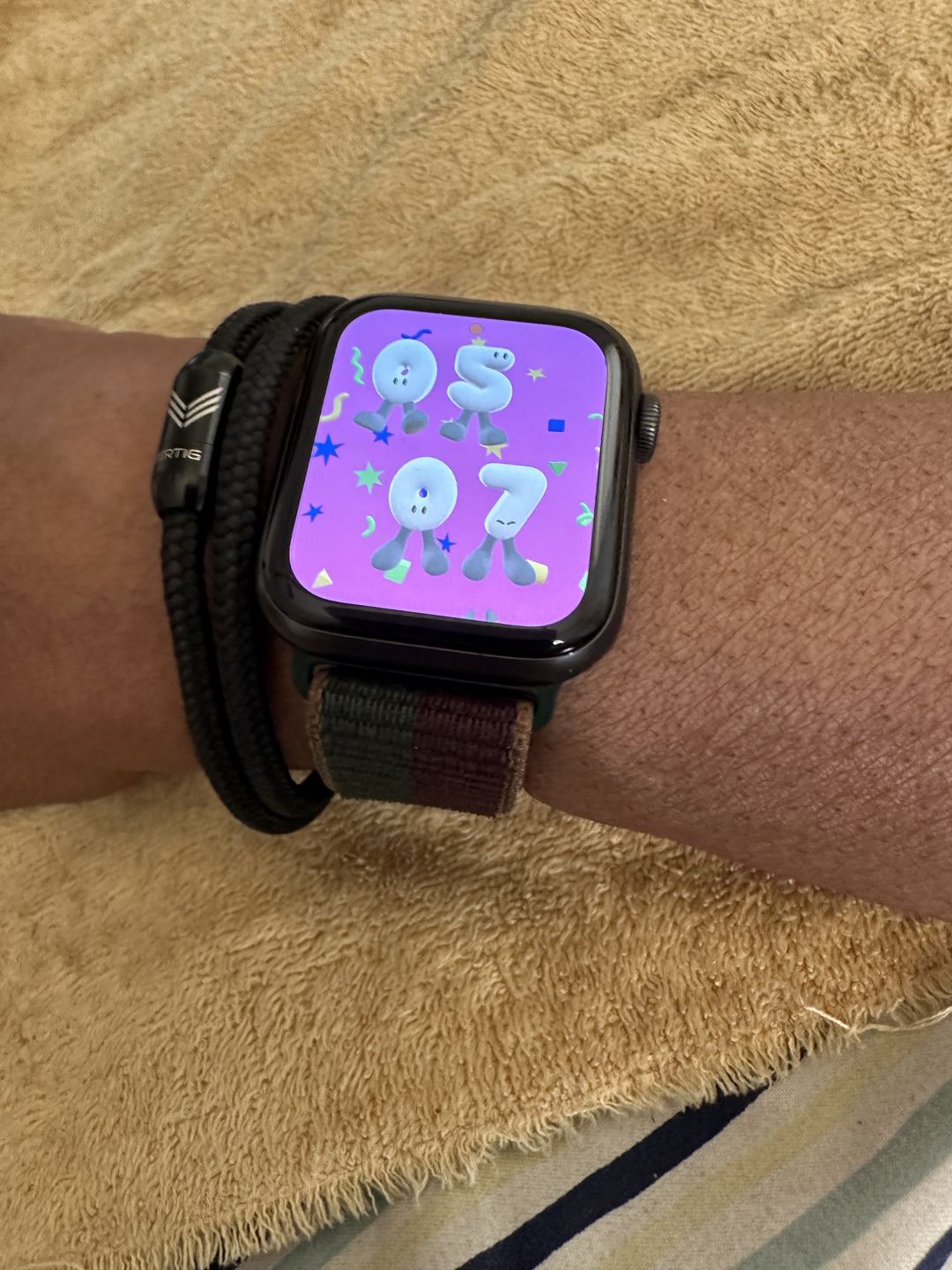 Customer photo review of Vertig Nautical Magnetic Paracord Bracelet Black