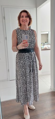 Customer photo review of Sukienka bez rękawów w modny print z paskiem