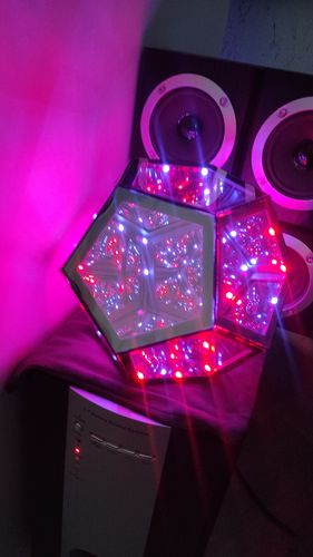 Customer photo review of Ledsen™ ArtLight - Uendelig Dodekaeder Farve Kunst Lys