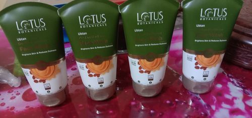 Customer photo review of Ubtan De-Tan Radiance Face Wash
