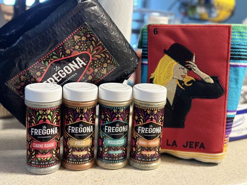 Customer photo review of 4Pack de Sazonadores Variados + Mandil GRATIS (FREE LOTERIA APRON)