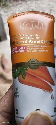Customer photo review of Carrot & Niacinamide Glow and De-Tan Mineral Sunscreen | SPF 50+ | PA++++
