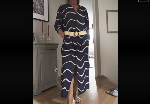 Customer photo review of Luźna sukienka z dekoltem V