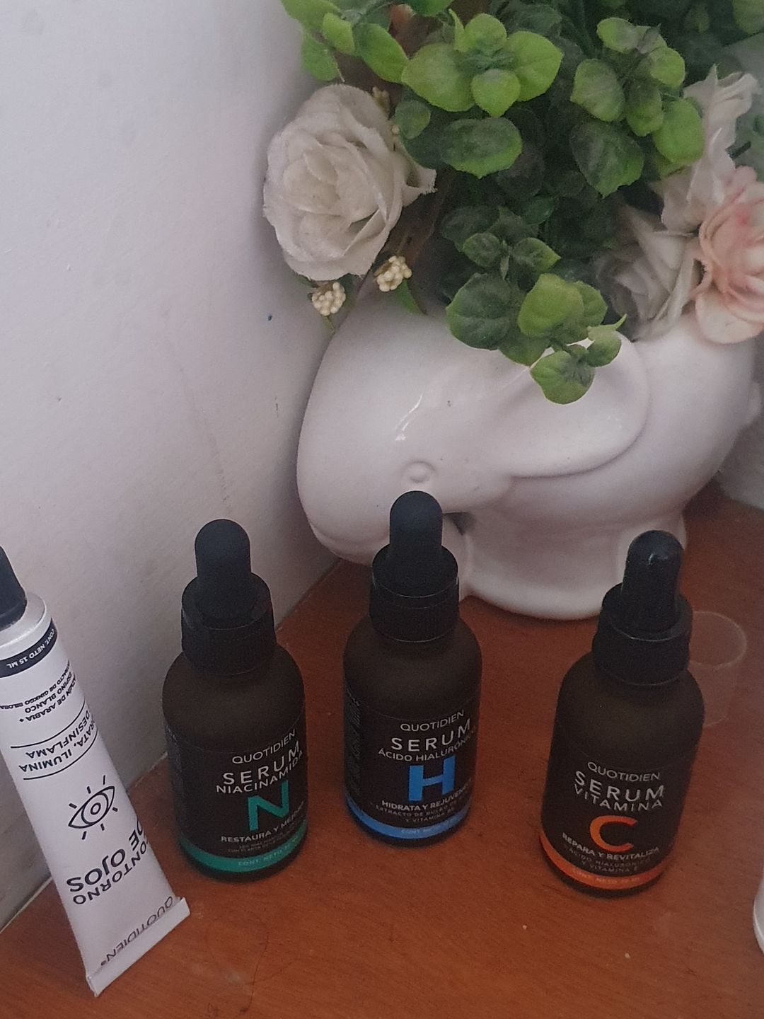 Customer photo review of Kit Los Esenciales (29% OFF) - Serum de Vitamina C 30ml + Serum de Niacinamida 30ml + Serum de Ácido Hialurónico 30ml