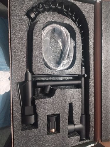 Customer photo review of Grifo para Fregadero de Cocina Monomando con Rociador Extraible Color Negro Mate