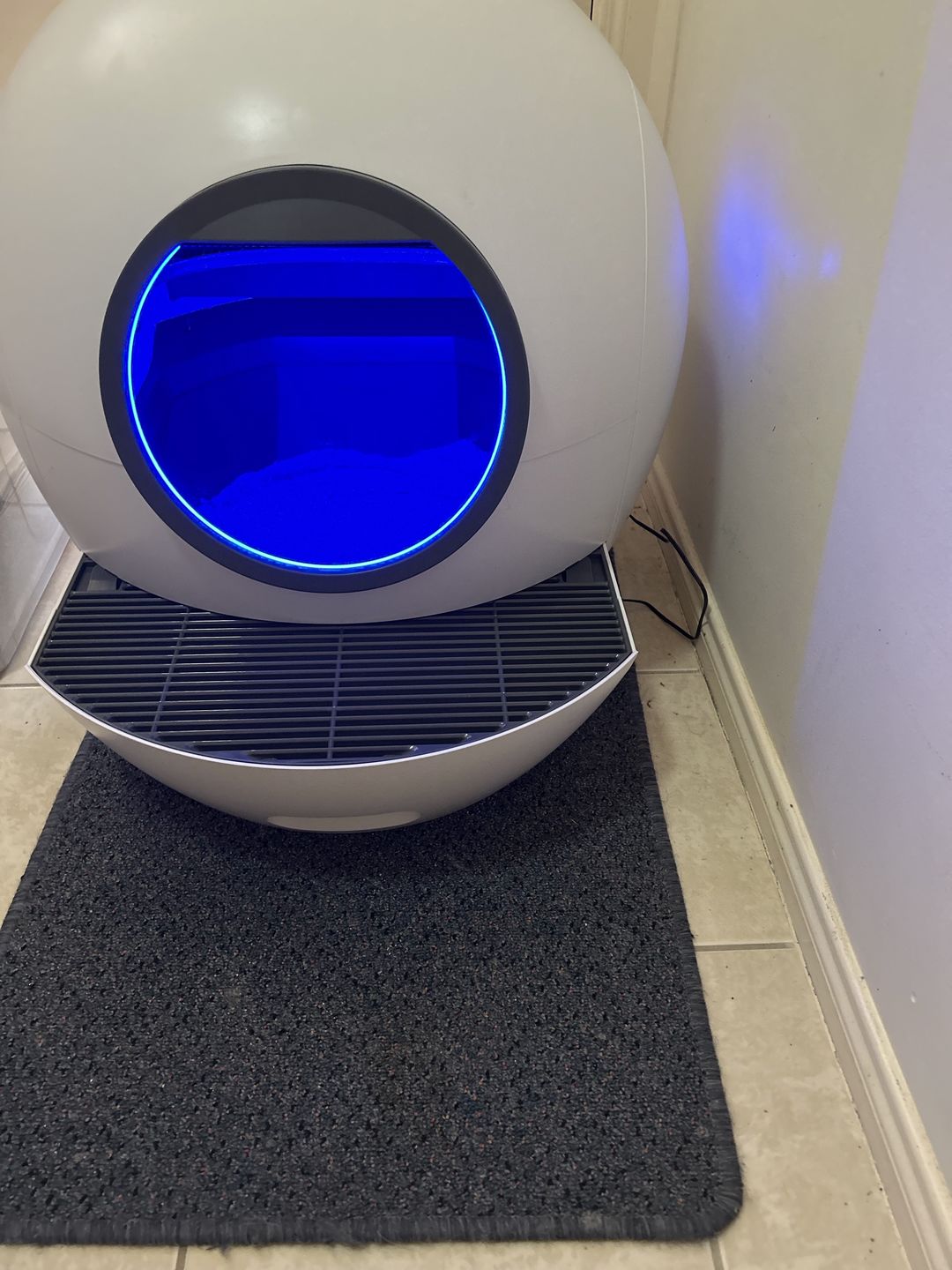 Customer photo review of PaWz Automatic Smart Cat Litter Box